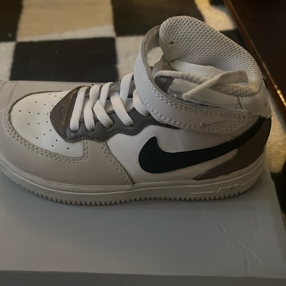 Nike hand painted Air Force ones in box